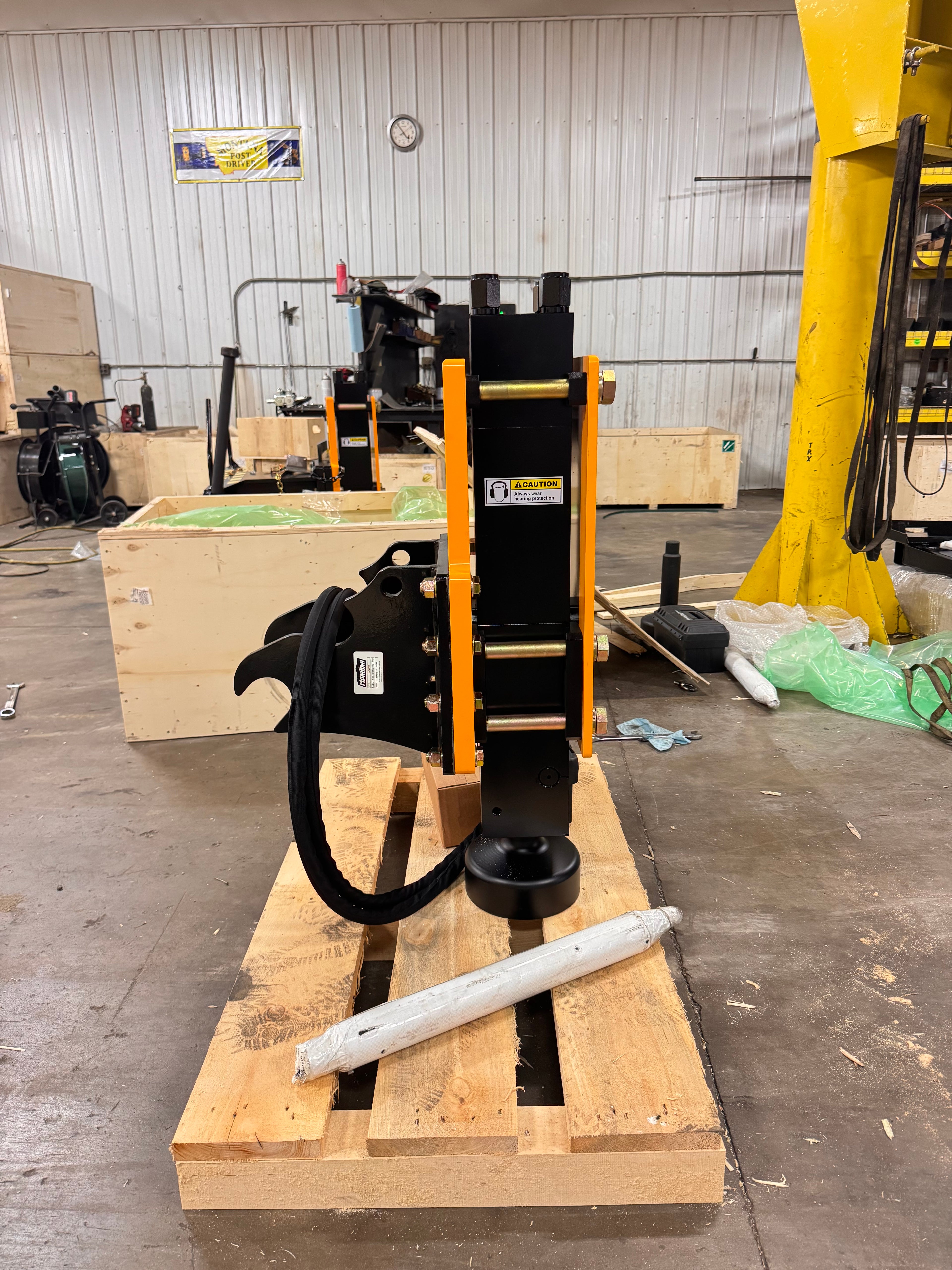 1000E Excavator Post Driver